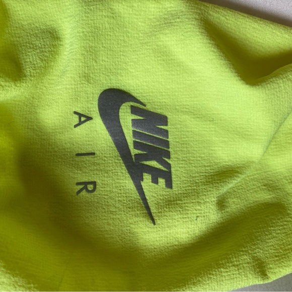 Nike Air Hi-Vis Running Jacket - Picture 2 of 4